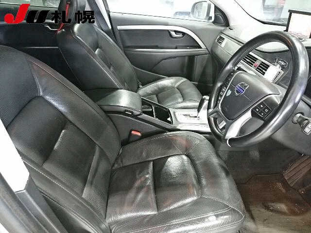 VOLVO V70 2010