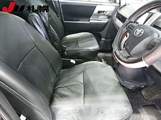 TOYOTA VOXY 2012