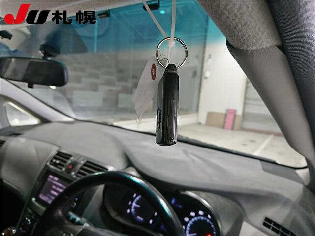 TOYOTA MARK X ZIO 2013