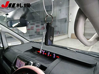 TOYOTA VOXY 2012