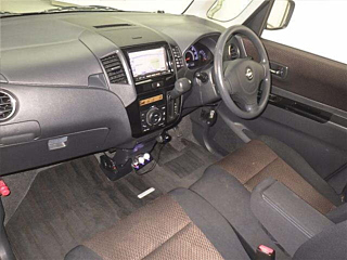 NISSAN ROOX 2011