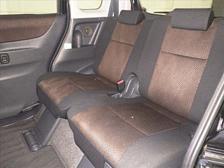 NISSAN ROOX 2011