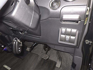 NISSAN ROOX 2011