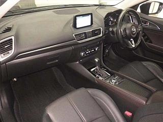 MAZDA AXELA 2016