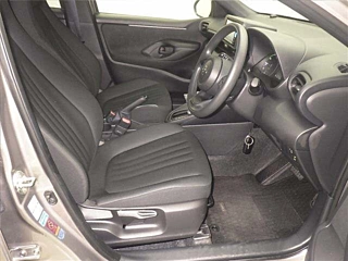 TOYOTA YARIS 2024