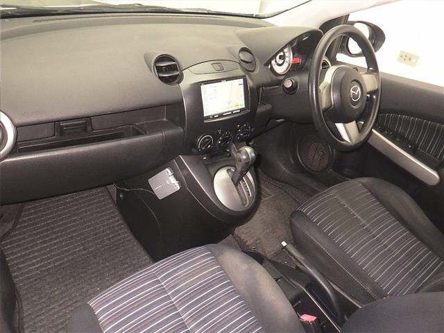 MAZDA DEMIO 2010