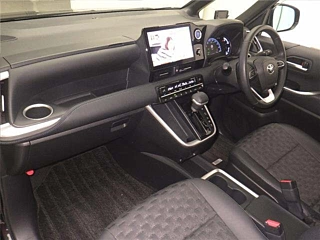 TOYOTA VOXY 2022