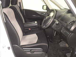 NISSAN SERENA 2014