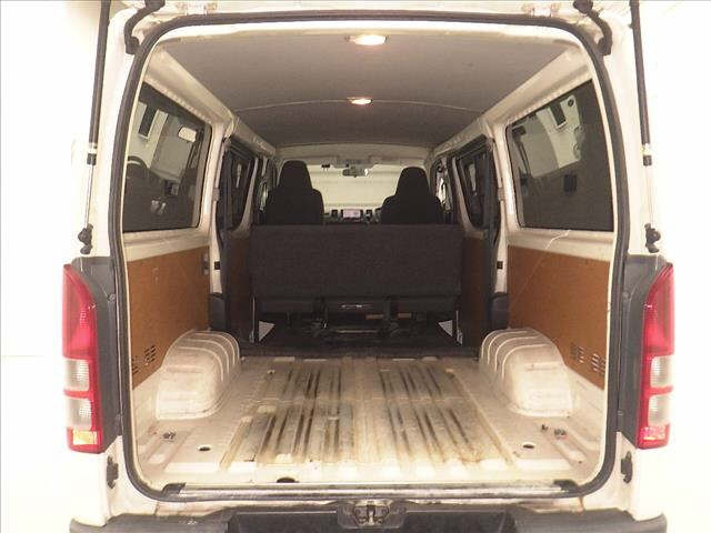 TOYOTA HIACE VAN 2015