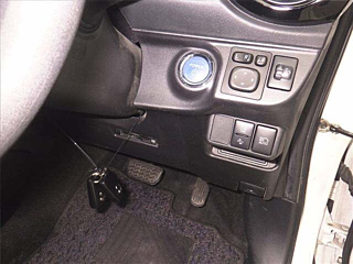 TOYOTA AQUA 2017