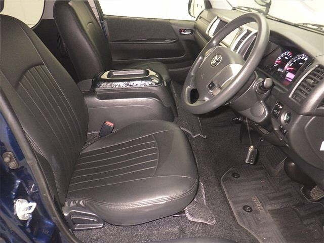 TOYOTA HIACE 2020