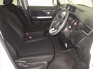 TOYOTA ROOMY 2021