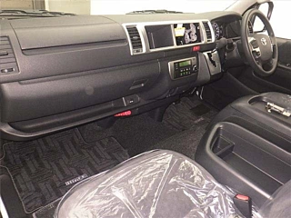 TOYOTA HIACE 2025