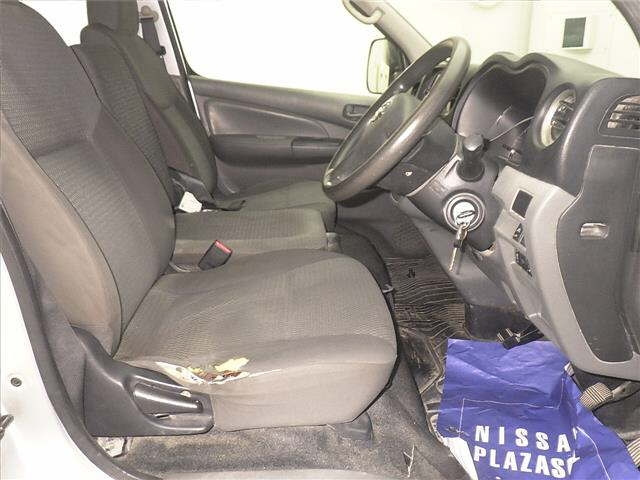 NISSAN CARAVAN VAN 2019