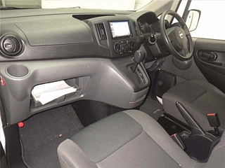 NISSAN NV200 2020