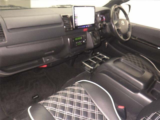 TOYOTA HIACE VAN 2019
