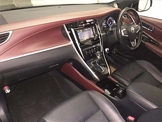 TOYOTA HARRIER 2019