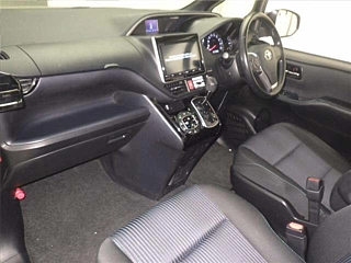 TOYOTA VOXY 2017