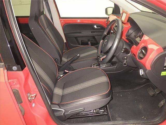VOLKSWAGEN UP 2014