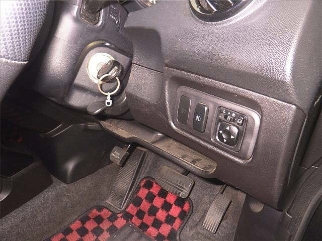 MITSUBISHI COLT 2012