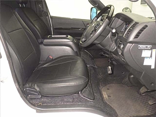 TOYOTA HIACE VAN 2022
