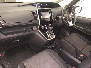NISSAN SERENA 2017