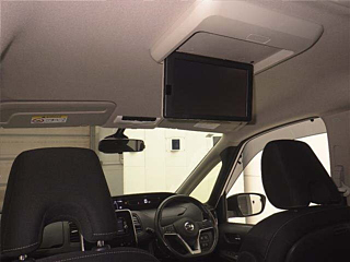 NISSAN SERENA 2017