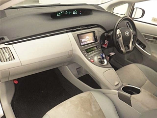 TOYOTA PRIUS 2015