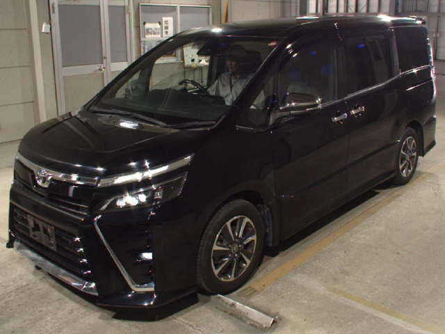 TOYOTA VOXY 2020