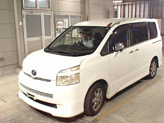TOYOTA VOXY 2009