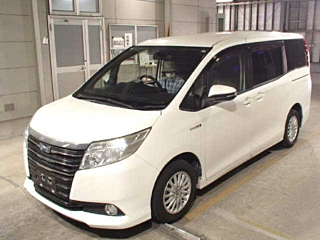 TOYOTA NOAH 2015