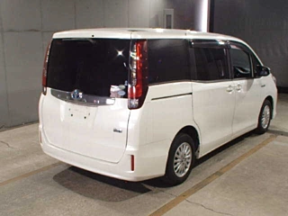 TOYOTA NOAH 2015