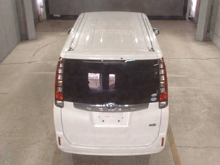 TOYOTA NOAH 2015