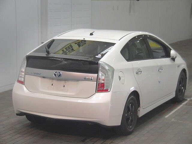 TOYOTA PRIUS PHV 2013