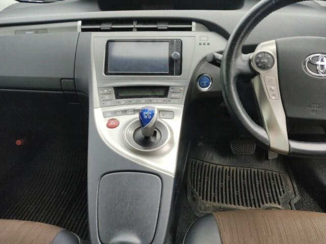 TOYOTA PRIUS PHV 2013