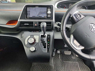 TOYOTA SIENTA 2016