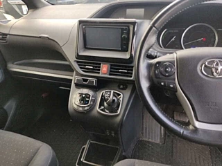TOYOTA NOAH 2014