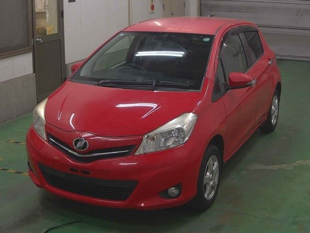 TOYOTA VITZ 2011