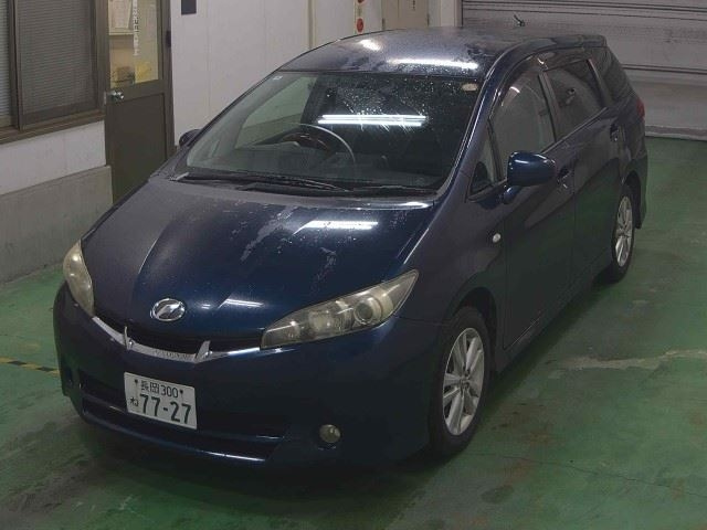 TOYOTA WISH 2010