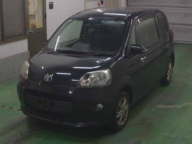 TOYOTA PORTE 2012