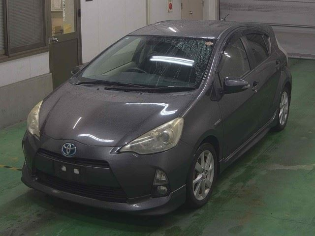 TOYOTA AQUA 2013