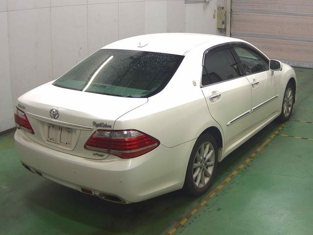 TOYOTA CROWN 2010