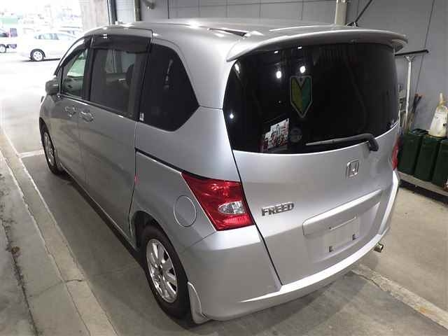 HONDA FREED 2008