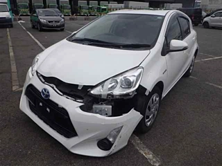 TOYOTA AQUA 2015