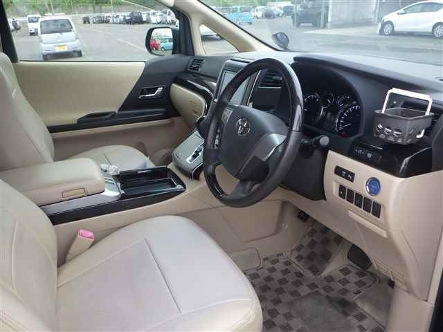TOYOTA VELLFIRE 2014