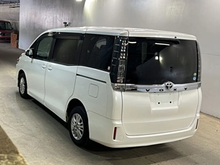 TOYOTA VOXY 2014