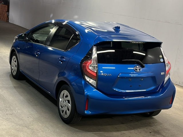 TOYOTA AQUA 2018