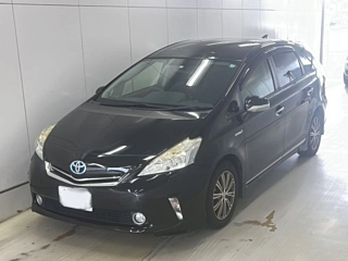TOYOTA PRIUS ALPHA 2013