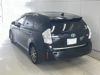 TOYOTA PRIUS ALPHA 2013