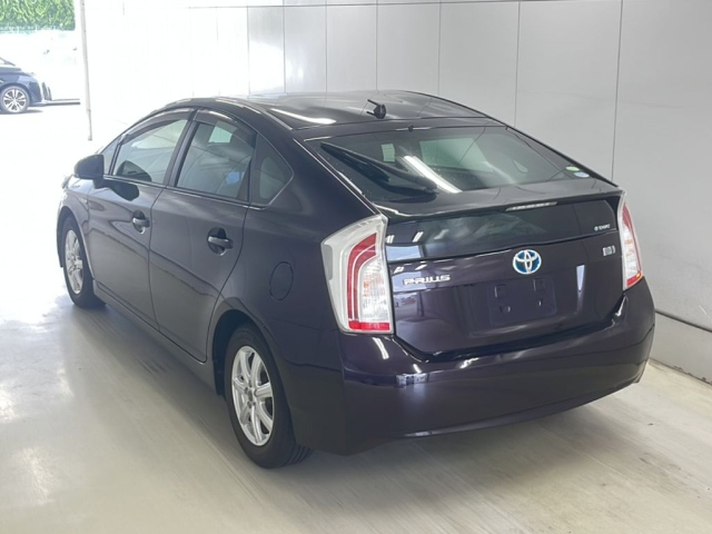 TOYOTA PRIUS 2014